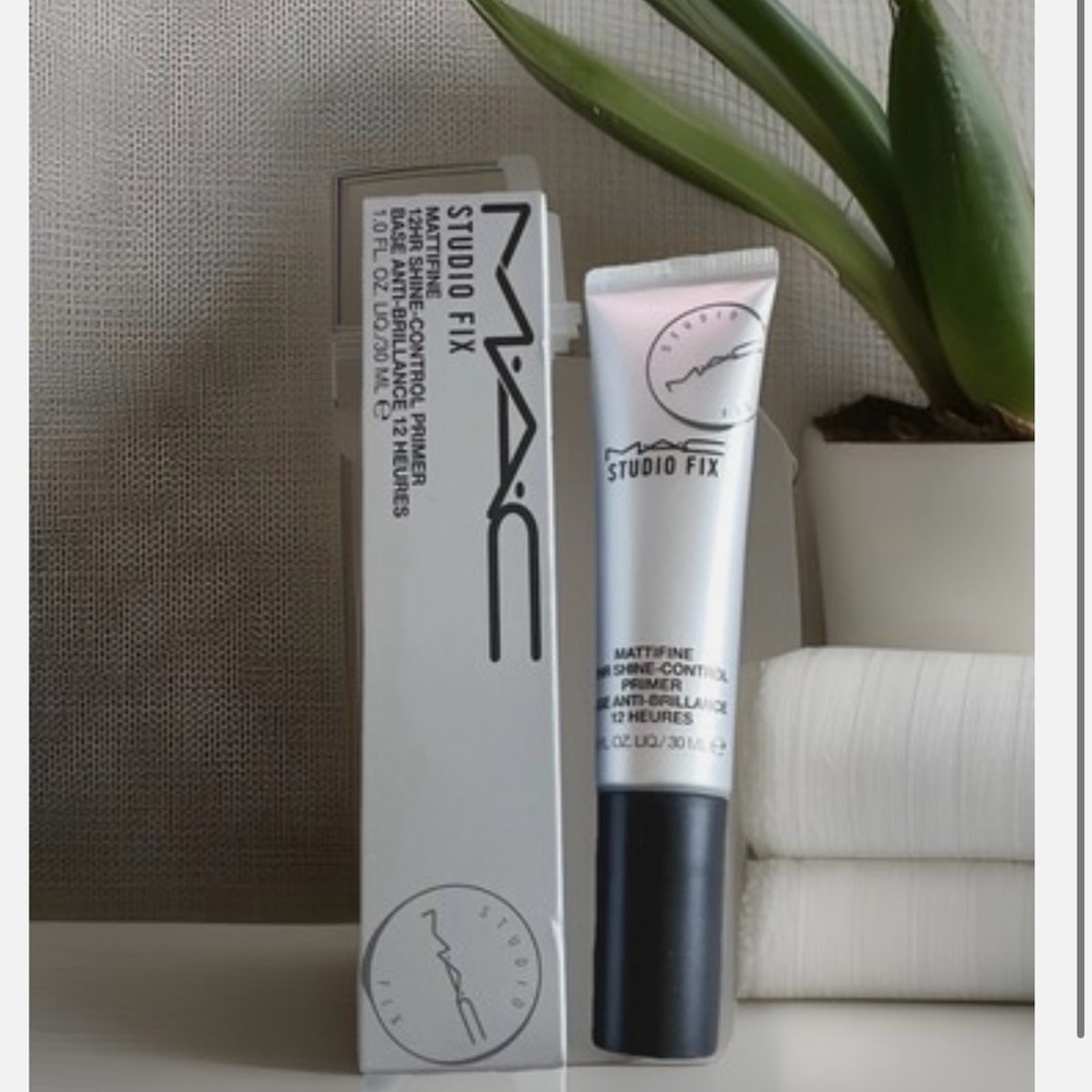 MAC Cosmetics Black Primer for a Flawless Finish